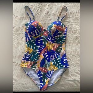 Boden swimsuit 34C